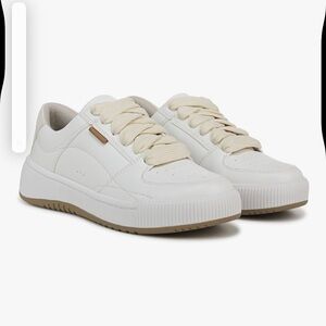 NWOT Dr. Scholls Women's White and Tan Sneakers